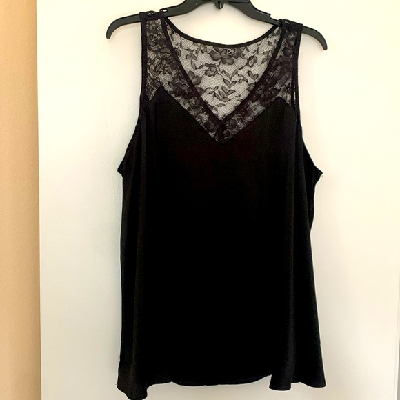 Torrid size 2–2 X lack charm tank - Picture 1 of 2